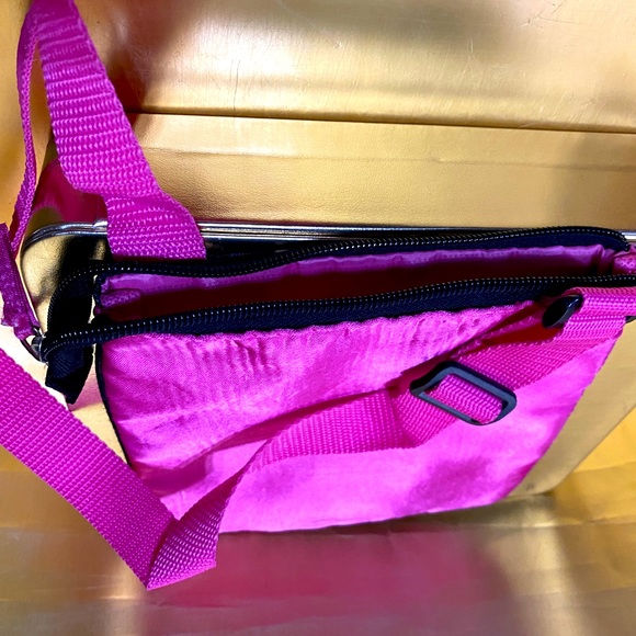 HELLO KITTY SANRIO CROSSBODY PURSE ADJUSTABLE STRAP ZIP TOP PINK/ BLACK/WHITE - Picture 13 of 13